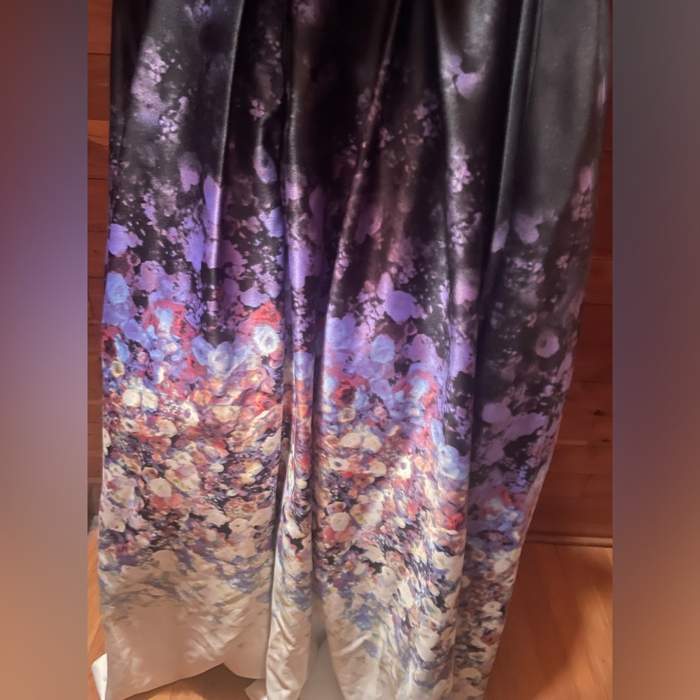 Size 10, Betsy Adam strapless dress with zipper and clasp on the back worn once - Picture 4 of 4